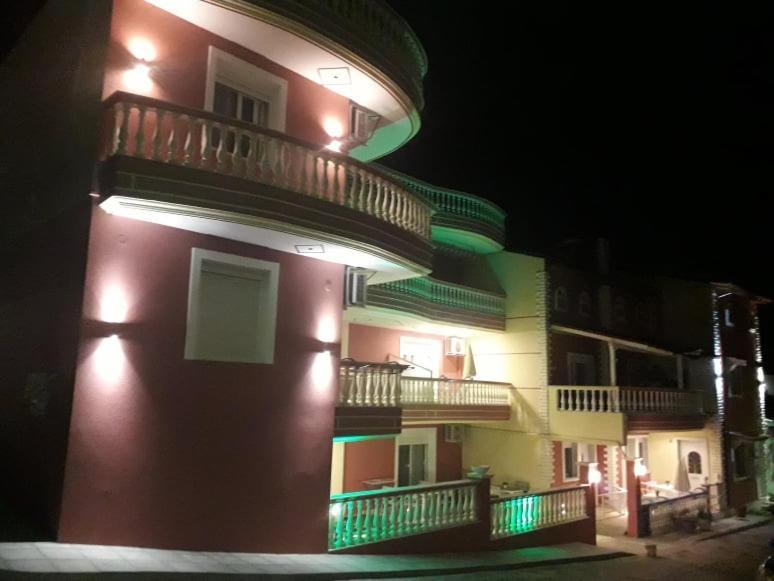 Petros House Aparthotel Sarti Exteriör bild